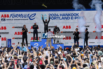 2024-07-01 - DA COSTA Antonio Felix (prt), TAG HEUER Porsche Formula E Team, Porsche 99X Electric, portrait FRIJNS Robin (nld), Envision Racing, Jaguar I-Type 6, portrait EVANS Mitch (nzl), Jaguar TCS Racing, Jaguar I-Type 6, portrait podium, portrait during the 2024 Portland ePrix, 9th meeting of the 2023-24 ABB FIA Formula E World Championship, on the Portland International Raceway from June 28 to 30, 2024 in Portland, United States of America - 2024 FORMULA E PORTLAND EPRIX - FORMULA E - MOTORS