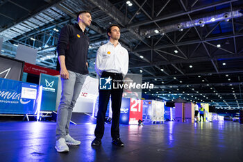 2024-07-18 - DE VRIES Nyck (nld), Mahindra Racing, Mahindra M9Electro, portrait during the 2024 Hankook London ePrix, 10th meeting of the 2023-24 ABB FIA Formula E World Championship, on the ExCeL London from June 18 to 21, 2024 in London, United Kingdom - 2024 FORMULA E LONDON EPRIX - FORMULA E - MOTORS