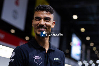 2024-07-18 - WEHRLEIN Pascal (ger), TAG HEUER Porsche Formula E Team, Porsche 99X Electric, portrait during the 2024 Hankook London ePrix, 10th meeting of the 2023-24 ABB FIA Formula E World Championship, on the ExCeL London from June 18 to 21, 2024 in London, United Kingdom - 2024 FORMULA E LONDON EPRIX - FORMULA E - MOTORS