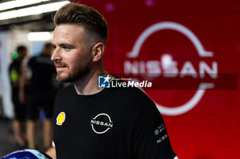 2024-07-18 - ROWLAND Oliver (gbr), Nissan Formula E Team, Nissan e-4ORCE 04, portrait during the 2024 Hankook London ePrix, 10th meeting of the 2023-24 ABB FIA Formula E World Championship, on the ExCeL London from June 18 to 21, 2024 in London, United Kingdom - 2024 FORMULA E LONDON EPRIX - FORMULA E - MOTORS