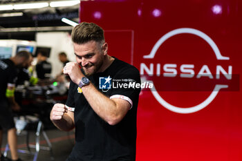 2024-07-18 - ROWLAND Oliver (gbr), Nissan Formula E Team, Nissan e-4ORCE 04, portrait during the 2024 Hankook London ePrix, 10th meeting of the 2023-24 ABB FIA Formula E World Championship, on the ExCeL London from June 18 to 21, 2024 in London, United Kingdom - 2024 FORMULA E LONDON EPRIX - FORMULA E - MOTORS