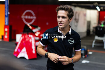 2024-07-18 - FENESTRAZ Sacha (fra), Nissan Formula E Team, Nissan e-4ORCE 04, portrait during the 2024 Hankook London ePrix, 10th meeting of the 2023-24 ABB FIA Formula E World Championship, on the ExCeL London from June 18 to 21, 2024 in London, United Kingdom - 2024 FORMULA E LONDON EPRIX - FORMULA E - MOTORS