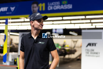 2024-07-18 - MULLER Nico (swi), ABT CUPRA Formula E Team, Mahindra M9Electro, portrait during the 2024 Hankook London ePrix, 10th meeting of the 2023-24 ABB FIA Formula E World Championship, on the ExCeL London from June 18 to 21, 2024 in London, United Kingdom - 2024 FORMULA E LONDON EPRIX - FORMULA E - MOTORS