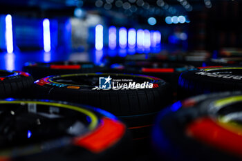 2024-07-18 - Hankook tyres during the 2024 Hankook London ePrix, 10th meeting of the 2023-24 ABB FIA Formula E World Championship, on the ExCeL London from June 18 to 21, 2024 in London, United Kingdom - 2024 FORMULA E LONDON EPRIX - FORMULA E - MOTORS