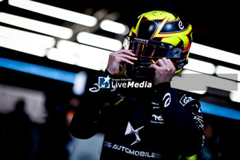 2024-07-18 - VANDOORNE Stoffel (bel), DS Penske, DS E-Tense FE23, portrait during the 2024 Hankook London ePrix, 10th meeting of the 2023-24 ABB FIA Formula E World Championship, on the ExCeL London from June 18 to 21, 2024 in London, United Kingdom - 2024 FORMULA E LONDON EPRIX - FORMULA E - MOTORS