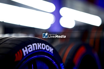 2024-07-18 - HANKOOK tyres, pneus, tyres, tyre during the 2024 Hankook London ePrix, 10th meeting of the 2023-24 ABB FIA Formula E World Championship, on the ExCeL London from June 18 to 21, 2024 in London, United Kingdom - 2024 FORMULA E LONDON EPRIX - FORMULA E - MOTORS