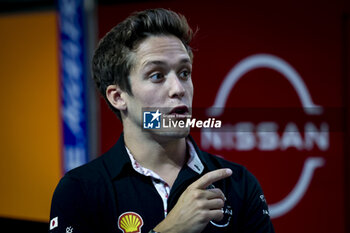 2024-07-18 - FENESTRAZ Sacha (fra), Nissan Formula E Team, Nissan e-4ORCE 04, portrait during the 2024 Hankook London ePrix, 10th meeting of the 2023-24 ABB FIA Formula E World Championship, on the ExCeL London from June 18 to 21, 2024 in London, United Kingdom - 2024 FORMULA E LONDON EPRIX - FORMULA E - MOTORS