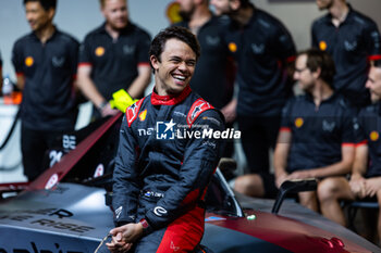 2024-07-19 - DE VRIES Nyck (nld), Mahindra Racing, Mahindra M9Electro, portrait during the 2024 Hankook London ePrix, 10th meeting of the 2023-24 ABB FIA Formula E World Championship, on the ExCeL London from June 18 to 21, 2024 in London, United Kingdom - 2024 FORMULA E LONDON EPRIX - FORMULA E - MOTORS