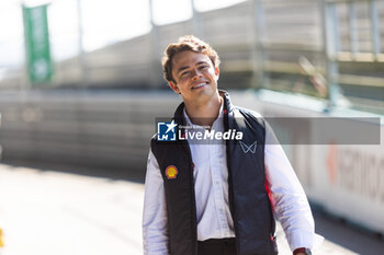 2024-07-19 - DE VRIES Nyck (nld), Mahindra Racing, Mahindra M9Electro, portrait during the 2024 Hankook London ePrix, 10th meeting of the 2023-24 ABB FIA Formula E World Championship, on the ExCeL London from June 18 to 21, 2024 in London, United Kingdom - 2024 FORMULA E LONDON EPRIX - FORMULA E - MOTORS