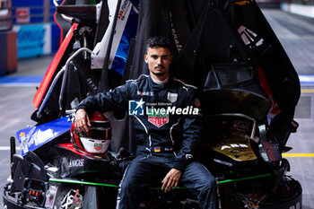 2024-07-19 - WEHRLEIN Pascal (ger), TAG HEUER Porsche Formula E Team, Porsche 99X Electric, portrait during the 2024 Hankook London ePrix, 10th meeting of the 2023-24 ABB FIA Formula E World Championship, on the ExCeL London from June 18 to 21, 2024 in London, United Kingdom - 2024 FORMULA E LONDON EPRIX - FORMULA E - MOTORS