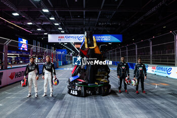 2024-07-19 - CASSIDY Nick (nzl), Jaguar TCS Racing, Jaguar I-Type 6, portrait EVANS Mitch (nzl), Jaguar TCS Racing, Jaguar I-Type 6, portrait DA COSTA Antonio Felix (prt), TAG HEUER Porsche Formula E Team, Porsche 99X Electric, portrait WEHRLEIN Pascal (ger), TAG HEUER Porsche Formula E Team, Porsche 99X Electric, portrait during the 2024 Hankook London ePrix, 10th meeting of the 2023-24 ABB FIA Formula E World Championship, on the ExCeL London from June 18 to 21, 2024 in London, United Kingdom - 2024 FORMULA E LONDON EPRIX - FORMULA E - MOTORS