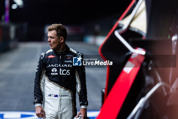 2024-07-19 - CASSIDY Nick (nzl), Jaguar TCS Racing, Jaguar I-Type 6, portrait during the 2024 Hankook London ePrix, 10th meeting of the 2023-24 ABB FIA Formula E World Championship, on the ExCeL London from June 18 to 21, 2024 in London, United Kingdom - 2024 FORMULA E LONDON EPRIX - FORMULA E - MOTORS