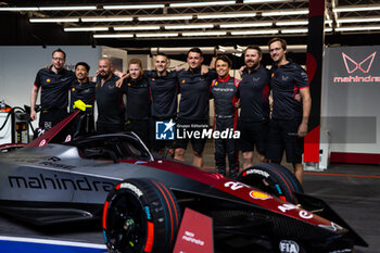 2024-07-19 - DE VRIES Nyck (nld), Mahindra Racing, Mahindra M9Electro, portrait during the 2024 Hankook London ePrix, 10th meeting of the 2023-24 ABB FIA Formula E World Championship, on the ExCeL London from June 18 to 21, 2024 in London, United Kingdom - 2024 FORMULA E LONDON EPRIX - FORMULA E - MOTORS