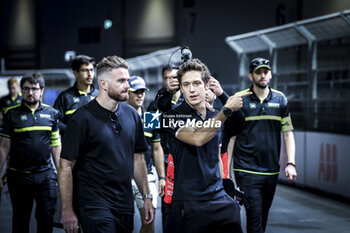 2024-07-19 - trackwalk FENESTRAZ Sacha (fra), Nissan Formula E Team, Nissan e-4ORCE 04, portrait during the 2024 Hankook London ePrix, 10th meeting of the 2023-24 ABB FIA Formula E World Championship, on the ExCeL London from June 18 to 21, 2024 in London, United Kingdom - 2024 FORMULA E LONDON EPRIX - FORMULA E - MOTORS