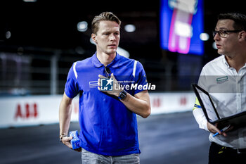 2024-07-19 - trackwalk GUNTHER Maximilian (ger), Maserati MSG Racing, Maserati Tipo Folgore, portrait during the 2024 Hankook London ePrix, 10th meeting of the 2023-24 ABB FIA Formula E World Championship, on the ExCeL London from June 18 to 21, 2024 in London, United Kingdom - 2024 FORMULA E LONDON EPRIX - FORMULA E - MOTORS