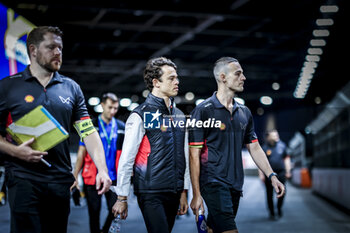 2024-07-19 - trackwalk DE VRIES Nyck (nld), Mahindra Racing, Mahindra M9Electro, portrait during the 2024 Hankook London ePrix, 10th meeting of the 2023-24 ABB FIA Formula E World Championship, on the ExCeL London from June 18 to 21, 2024 in London, United Kingdom - 2024 FORMULA E LONDON EPRIX - FORMULA E - MOTORS