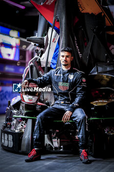 2024-07-19 - WEHRLEIN Pascal (ger), TAG HEUER Porsche Formula E Team, Porsche 99X Electric, portrait during the 2024 Hankook London ePrix, 10th meeting of the 2023-24 ABB FIA Formula E World Championship, on the ExCeL London from June 18 to 21, 2024 in London, United Kingdom - 2024 FORMULA E LONDON EPRIX - FORMULA E - MOTORS