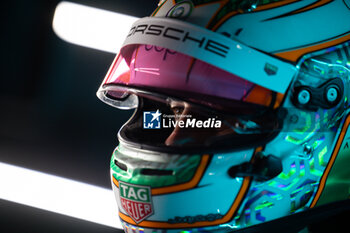 2024-07-19 - DA COSTA Antonio Felix (prt), TAG HEUER Porsche Formula E Team, Porsche 99X Electric, portrait during the 2024 Hankook London ePrix, 10th meeting of the 2023-24 ABB FIA Formula E World Championship, on the ExCeL London from June 18 to 21, 2024 in London, United Kingdom - 2024 FORMULA E LONDON EPRIX - FORMULA E - MOTORS