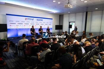 2024-07-19 - MODLINGER Florian, TAG Heuer Porsche Formula E Team Director, portrait, BARCLAY James, Panasonic Jaguar Racing Team Director, portrait, CHARLES Phil, DS PENSKE Team Director, portrait, Teams Press Conference during the 2024 Hankook London ePrix, 10th meeting of the 2023-24 ABB FIA Formula E World Championship, on the ExCeL London from June 18 to 21, 2024 in London, United Kingdom - 2024 FORMULA E LONDON EPRIX - FORMULA E - MOTORS