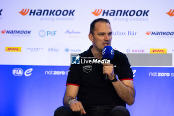 2024-07-19 - MODLINGER Florian, TAG Heuer Porsche Formula E Team Director, portrait, during the 2024 Hankook London ePrix, 10th meeting of the 2023-24 ABB FIA Formula E World Championship, on the ExCeL London from June 18 to 21, 2024 in London, United Kingdom - 2024 FORMULA E LONDON EPRIX - FORMULA E - MOTORS