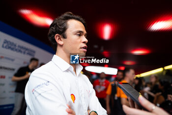 2024-07-19 - DE VRIES Nyck (nld), Mahindra Racing, Mahindra M9Electro, portrait, Media Pen during the 2024 Hankook London ePrix, 10th meeting of the 2023-24 ABB FIA Formula E World Championship, on the ExCeL London from June 18 to 21, 2024 in London, United Kingdom - 2024 FORMULA E LONDON EPRIX - FORMULA E - MOTORS