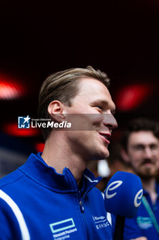 2024-07-19 - GUNTHER Maximilian (ger), Maserati MSG Racing, Maserati Tipo Folgore, portrait, Media Pen during the 2024 Hankook London ePrix, 10th meeting of the 2023-24 ABB FIA Formula E World Championship, on the ExCeL London from June 18 to 21, 2024 in London, United Kingdom - 2024 FORMULA E LONDON EPRIX - FORMULA E - MOTORS