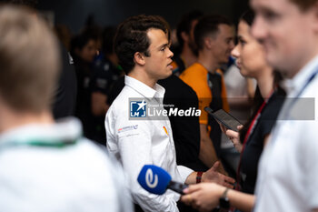 2024-07-19 - DE VRIES Nyck (nld), Mahindra Racing, Mahindra M9Electro, portrait during the 2024 Hankook London ePrix, 10th meeting of the 2023-24 ABB FIA Formula E World Championship, on the ExCeL London from June 18 to 21, 2024 in London, United Kingdom - 2024 FORMULA E LONDON EPRIX - FORMULA E - MOTORS