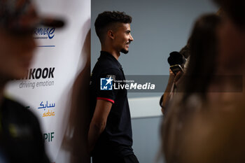 2024-07-19 - WEHRLEIN Pascal (ger), TAG HEUER Porsche Formula E Team, Porsche 99X Electric, portrait during the 2024 Hankook London ePrix, 10th meeting of the 2023-24 ABB FIA Formula E World Championship, on the ExCeL London from June 18 to 21, 2024 in London, United Kingdom - 2024 FORMULA E LONDON EPRIX - FORMULA E - MOTORS