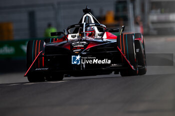 2024-07-19 - 94 WEHRLEIN Pascal (ger), TAG HEUER Porsche Formula E Team, Porsche 99X Electric, action during the 2024 Hankook London ePrix, 10th meeting of the 2023-24 ABB FIA Formula E World Championship, on the ExCeL London from June 18 to 21, 2024 in London, United Kingdom - 2024 FORMULA E LONDON EPRIX - FORMULA E - MOTORS