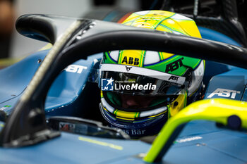 2024-07-19 - DI GRASSI Lucas (bra), ABT CUPRA Formula E Team, Mahindra M9Electro, portrait during the 2024 Hankook London ePrix, 10th meeting of the 2023-24 ABB FIA Formula E World Championship, on the ExCeL London from June 18 to 21, 2024 in London, United Kingdom - 2024 FORMULA E LONDON EPRIX - FORMULA E - MOTORS