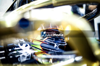 2024-07-19 - VANDOORNE Stoffel (bel), DS Penske, DS E-Tense FE23, portrait during the 2024 Hankook London ePrix, 10th meeting of the 2023-24 ABB FIA Formula E World Championship, on the ExCeL London from June 18 to 21, 2024 in London, United Kingdom - 2024 FORMULA E LONDON EPRIX - FORMULA E - MOTORS