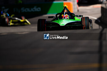 2024-07-19 - 04 FRIJNS Robin (nld), Envision Racing, Jaguar I-Type 6, action during the 2024 Hankook London ePrix, 10th meeting of the 2023-24 ABB FIA Formula E World Championship, on the ExCeL London from June 18 to 21, 2024 in London, United Kingdom - 2024 FORMULA E LONDON EPRIX - FORMULA E - MOTORS