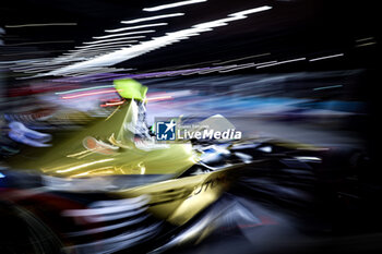 2024-07-19 - VANDOORNE Stoffel (bel), DS Penske, DS E-Tense FE23, portrait during the 2024 Hankook London ePrix, 10th meeting of the 2023-24 ABB FIA Formula E World Championship, on the ExCeL London from June 18 to 21, 2024 in London, United Kingdom - 2024 FORMULA E LONDON EPRIX - FORMULA E - MOTORS