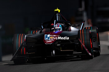 2024-07-19 - 21 DE VRIES Nyck (nld), Mahindra Racing, Mahindra M9Electro, action during the 2024 Hankook London ePrix, 10th meeting of the 2023-24 ABB FIA Formula E World Championship, on the ExCeL London from June 18 to 21, 2024 in London, United Kingdom - 2024 FORMULA E LONDON EPRIX - FORMULA E - MOTORS