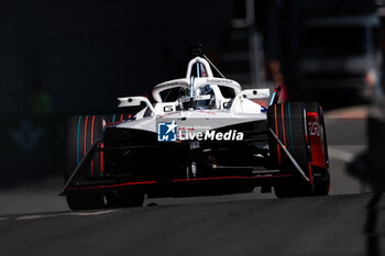 2024-07-19 - 01 DENNIS Jake (gbr), Andretti Global, Porsche 99X Electric, action during the 2024 Hankook London ePrix, 10th meeting of the 2023-24 ABB FIA Formula E World Championship, on the ExCeL London from June 18 to 21, 2024 in London, United Kingdom - 2024 FORMULA E LONDON EPRIX - FORMULA E - MOTORS