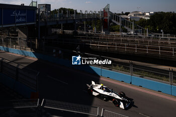 2024-07-19 - 37 CASSIDY Nick (nzl), Jaguar TCS Racing, Jaguar I-Type 6, action during the 2024 Hankook London ePrix, 10th meeting of the 2023-24 ABB FIA Formula E World Championship, on the ExCeL London from June 18 to 21, 2024 in London, United Kingdom - 2024 FORMULA E LONDON EPRIX - FORMULA E - MOTORS