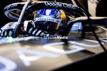 2024-07-19 - CASSIDY Nick (nzl), Jaguar TCS Racing, Jaguar I-Type 6, portrait during the 2024 Hankook London ePrix, 10th meeting of the 2023-24 ABB FIA Formula E World Championship, on the ExCeL London from June 18 to 21, 2024 in London, United Kingdom - 2024 FORMULA E LONDON EPRIX - FORMULA E - MOTORS