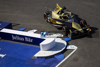 2024-07-19 - 02 VANDOORNE Stoffel (bel), DS Penske, DS E-Tense FE23, action during the 2024 Hankook London ePrix, 10th meeting of the 2023-24 ABB FIA Formula E World Championship, on the ExCeL London from June 18 to 21, 2024 in London, United Kingdom - 2024 FORMULA E LONDON EPRIX - FORMULA E - MOTORS