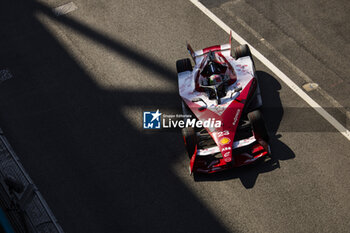 2024-07-19 - 23 FENESTRAZ Sacha (fra), Nissan Formula E Team, Nissan e-4ORCE 04, action during the 2024 Hankook London ePrix, 10th meeting of the 2023-24 ABB FIA Formula E World Championship, on the ExCeL London from June 18 to 21, 2024 in London, United Kingdom - 2024 FORMULA E LONDON EPRIX - FORMULA E - MOTORS