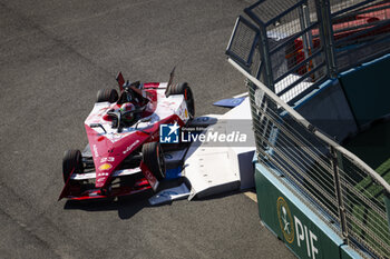 2024-07-19 - 23 FENESTRAZ Sacha (fra), Nissan Formula E Team, Nissan e-4ORCE 04, action during the 2024 Hankook London ePrix, 10th meeting of the 2023-24 ABB FIA Formula E World Championship, on the ExCeL London from June 18 to 21, 2024 in London, United Kingdom - 2024 FORMULA E LONDON EPRIX - FORMULA E - MOTORS