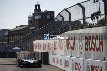 2024-07-19 - 17 NATO Norman (fra), Andretti Global, Porsche 99X Electric, action during the 2024 Hankook London ePrix, 10th meeting of the 2023-24 ABB FIA Formula E World Championship, on the ExCeL London from June 18 to 21, 2024 in London, United Kingdom - 2024 FORMULA E LONDON EPRIX - FORMULA E - MOTORS