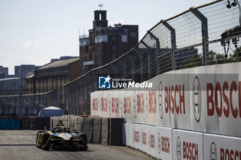 2024-07-19 - 25 VERGNE Jean-Eric (fra), DS Penske, DS E-Tense FE23, action during the 2024 Hankook London ePrix, 10th meeting of the 2023-24 ABB FIA Formula E World Championship, on the ExCeL London from June 18 to 21, 2024 in London, United Kingdom - 2024 FORMULA E LONDON EPRIX - FORMULA E - MOTORS