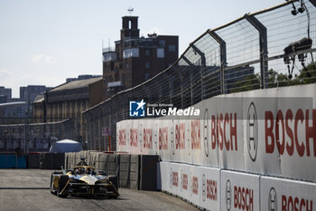 2024-07-19 - 25 VERGNE Jean-Eric (fra), DS Penske, DS E-Tense FE23, action during the 2024 Hankook London ePrix, 10th meeting of the 2023-24 ABB FIA Formula E World Championship, on the ExCeL London from June 18 to 21, 2024 in London, United Kingdom - 2024 FORMULA E LONDON EPRIX - FORMULA E - MOTORS