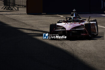 2024-07-19 - 23 FENESTRAZ Sacha (fra), Nissan Formula E Team, Nissan e-4ORCE 04, action during the 2024 Hankook London ePrix, 10th meeting of the 2023-24 ABB FIA Formula E World Championship, on the ExCeL London from June 18 to 21, 2024 in London, United Kingdom - 2024 FORMULA E LONDON EPRIX - FORMULA E - MOTORS