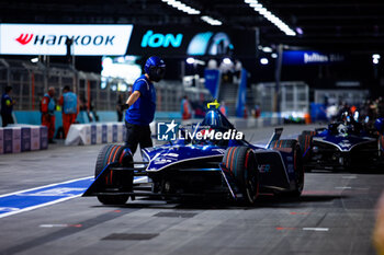 2024-07-19 - 18 DARUVALA Jehan (ind), Maserati MSG Racing, Maserati Tipo Folgore, action during the 2024 Hankook London ePrix, 10th meeting of the 2023-24 ABB FIA Formula E World Championship, on the ExCeL London from June 18 to 21, 2024 in London, United Kingdom - 2024 FORMULA E LONDON EPRIX - FORMULA E - MOTORS