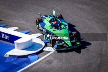 2024-07-19 - 16 BUEMI Sébastien (swi), Envision Racing, Jaguar I-Type 6, action during the 2024 Hankook London ePrix, 10th meeting of the 2023-24 ABB FIA Formula E World Championship, on the ExCeL London from June 18 to 21, 2024 in London, United Kingdom - 2024 FORMULA E LONDON EPRIX - FORMULA E - MOTORS