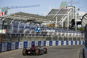 2024-07-19 - 48 MORTARA Edoardo (swi), Mahindra Racing, Mahindra M9Electro, action during the 2024 Hankook London ePrix, 10th meeting of the 2023-24 ABB FIA Formula E World Championship, on the ExCeL London from June 18 to 21, 2024 in London, United Kingdom - 2024 FORMULA E LONDON EPRIX - FORMULA E - MOTORS