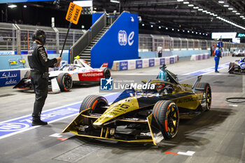 2024-07-19 - 25 VERGNE Jean-Eric (fra), DS Penske, DS E-Tense FE23, action during the 2024 Hankook London ePrix, 10th meeting of the 2023-24 ABB FIA Formula E World Championship, on the ExCeL London from June 18 to 21, 2024 in London, United Kingdom - 2024 FORMULA E LONDON EPRIX - FORMULA E - MOTORS