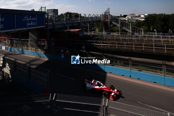 2024-07-19 - 23 FENESTRAZ Sacha (fra), Nissan Formula E Team, Nissan e-4ORCE 04, action during the 2024 Hankook London ePrix, 10th meeting of the 2023-24 ABB FIA Formula E World Championship, on the ExCeL London from June 18 to 21, 2024 in London, United Kingdom - 2024 FORMULA E LONDON EPRIX - FORMULA E - MOTORS