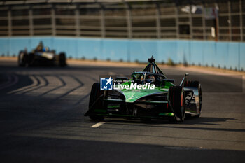 2024-07-19 - 16 BUEMI Sébastien (swi), Envision Racing, Jaguar I-Type 6, action during the 2024 Hankook London ePrix, 10th meeting of the 2023-24 ABB FIA Formula E World Championship, on the ExCeL London from June 18 to 21, 2024 in London, United Kingdom - 2024 FORMULA E LONDON EPRIX - FORMULA E - MOTORS